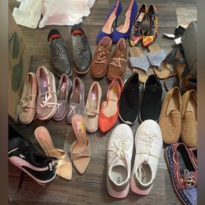 Zara White Flats & Loafers